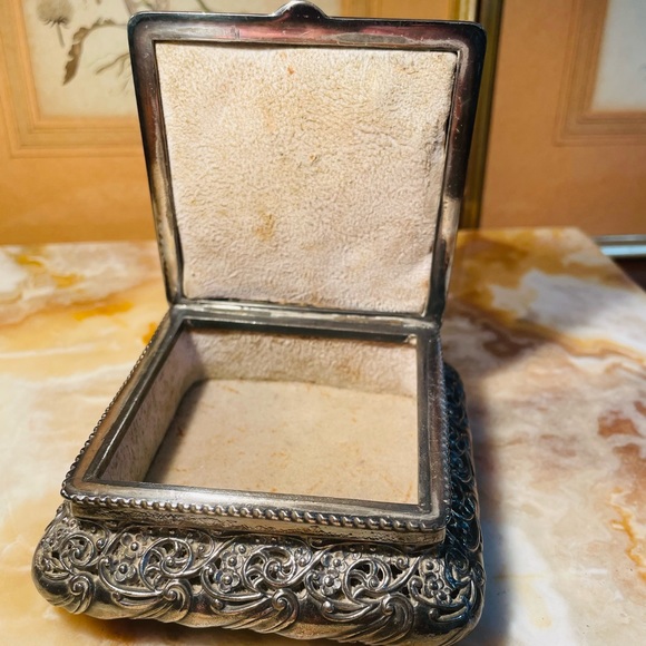 Vintage Wilcox Silver-plated Art Nouveau style Hinged Lid Trinket Jewelry Box - Picture 7 of 11